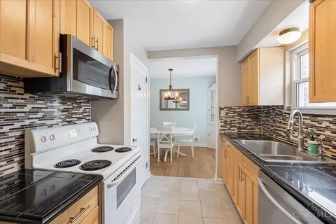Kitchen - 7634 Forest Rd, Cincinnati, OH 45255 photo 2 of 2