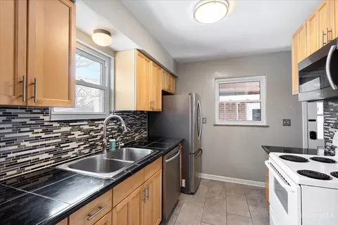 Kitchen - 7634 Forest Rd, Cincinnati, OH 45255 photo 1 of 2
