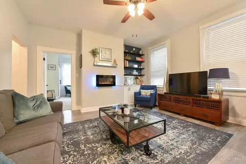 Living - 400 Bradley Ave, Reading, OH 45215 photo 2 of 3