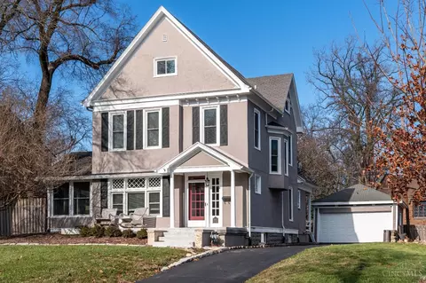 15 Hadley Rd, Oakwood, OH 45419