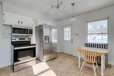 Kitchen - 130 Rohde Ave, Cincinnati, OH 45230 photo 4 of 6