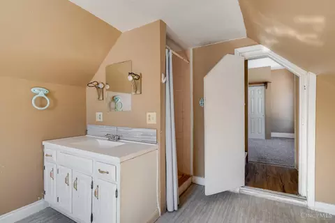 Bath - 130 Rohde Ave, Cincinnati, OH 45230 photo 3 of 3