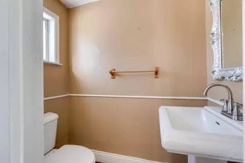 Bath - 130 Rohde Ave, Cincinnati, OH 45230 photo 1 of 3
