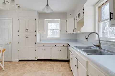 Kitchen - 130 Rohde Ave, Cincinnati, OH 45230 photo 1 of 6
