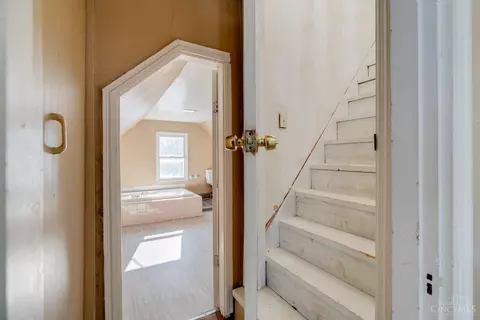 Entry Way - 130 Rohde Ave, Cincinnati, OH 45230 photo 1 of 1