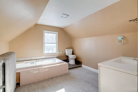 Bath - 130 Rohde Ave, Cincinnati, OH 45230 photo 2 of 3