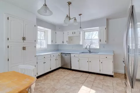 Kitchen - 130 Rohde Ave, Cincinnati, OH 45230 photo 3 of 6