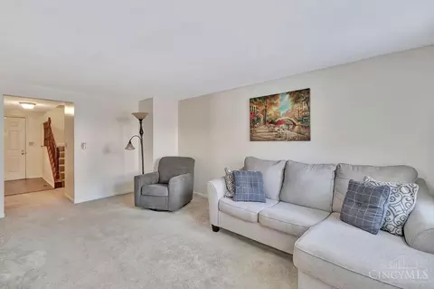 8050 Hetz Dr, Cincinnati, OH 45242 photo 2