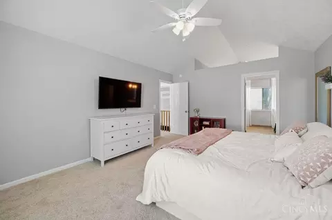 Bedroom - 4151 Drummore Ln, Cincinnati, OH 45245 photo 2 of 9
