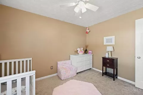 Bedroom - 4151 Drummore Ln, Cincinnati, OH 45245 photo 8 of 9