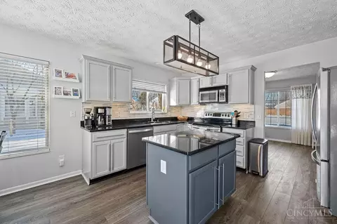 Kitchen - 4151 Drummore Ln, Cincinnati, OH 45245 photo 4 of 4