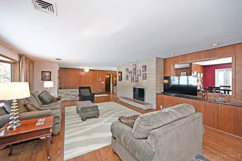 400 Deanview Dr, Cincinnati, OH 45224 photo 12