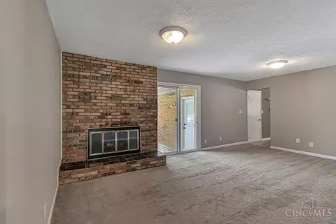 Living - 9209 Sheralee Dr, Cincinnati, OH 45231 photo 8 of 13