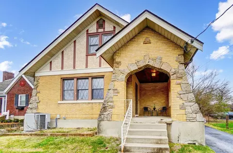 5524 Raceview Ave, Cincinnati, OH 45248