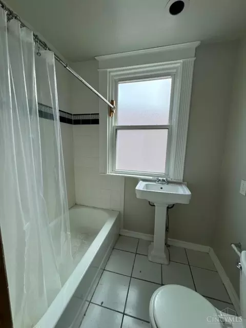 423 Ada St, Cincinnati, OH 45219 photo 6