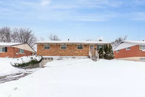 3885 Ridgecombe Dr, Cincinnati, OH 45248