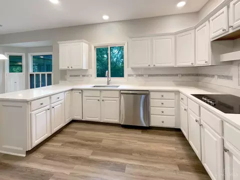 Kitchen - 4823 Forest Meadows Ct, Cincinnati, OH 45244 photo 2 of 3