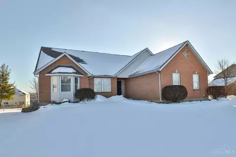 7946 Kristen Dr, West Chester, OH 45069