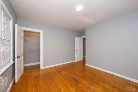 Bedroom - 5347 Fox Rd, Cincinnati, OH 45239 photo 2 of 8