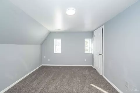 Bedroom - 5347 Fox Rd, Cincinnati, OH 45239 photo 4 of 8