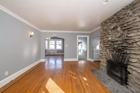 Living - 5347 Fox Rd, Cincinnati, OH 45239 photo 2 of 3
