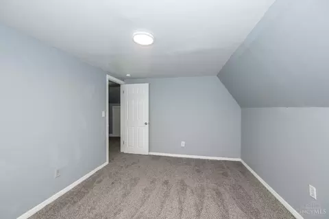 Bedroom - 5347 Fox Rd, Cincinnati, OH 45239 photo 5 of 8