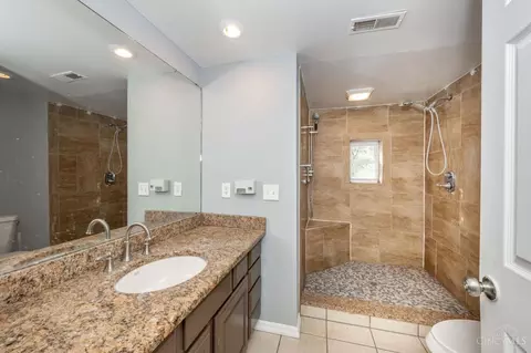 Bath - 5347 Fox Rd, Cincinnati, OH 45239 photo 2 of 4