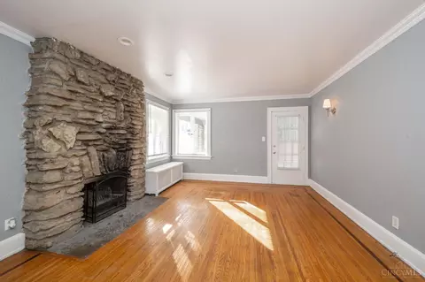 Living - 5347 Fox Rd, Cincinnati, OH 45239 photo 3 of 3