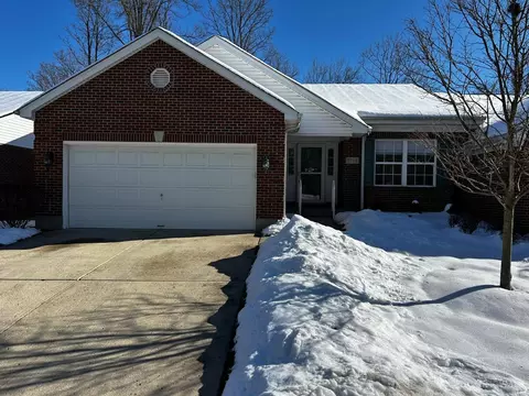 5764 St James Pl, Cincinnati, OH 45239