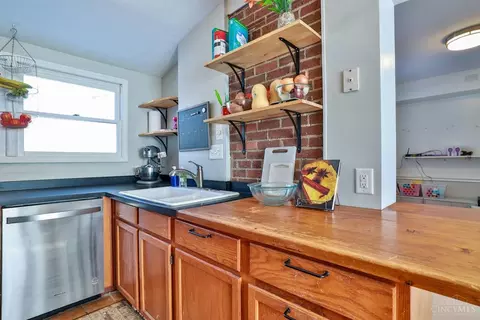Kitchen - 30 Damon Rd, Greenhills, OH 45218 photo 3 of 4