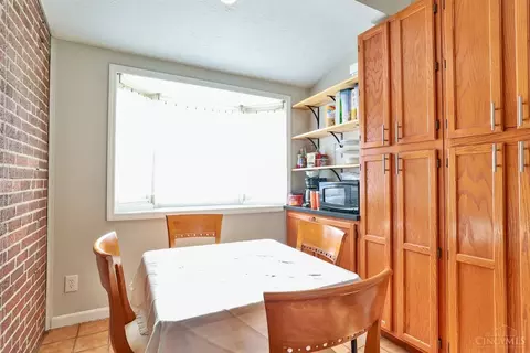 Dining - 30 Damon Rd, Greenhills, OH 45218 photo 1 of 1