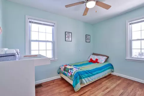 Bedroom - 30 Damon Rd, Greenhills, OH 45218 photo 3 of 6
