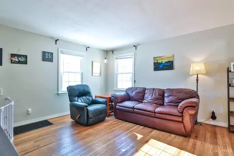 Living - 30 Damon Rd, Greenhills, OH 45218 photo 2 of 3