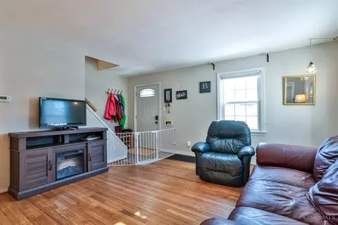 Living - 30 Damon Rd, Greenhills, OH 45218 photo 1 of 3