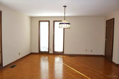 5870 Ropes Dr, Cincinnati, OH 45244 photo 30