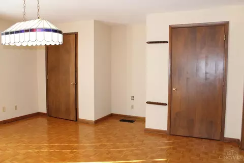 5870 Ropes Dr, Cincinnati, OH 45244 photo 31