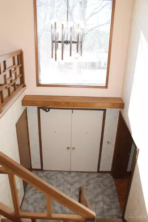 5870 Ropes Dr, Cincinnati, OH 45244 photo 8
