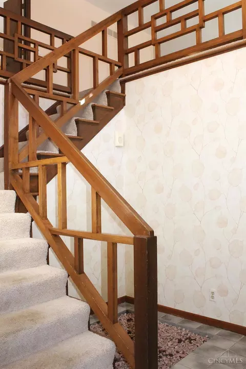 5870 Ropes Dr, Cincinnati, OH 45244 photo 9