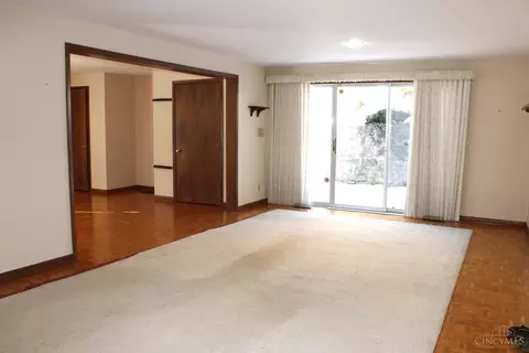 5870 Ropes Dr, Cincinnati, OH 45244 photo 6