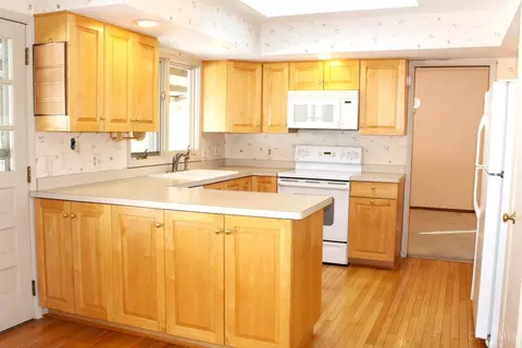 5870 Ropes Dr, Cincinnati, OH 45244 photo 4