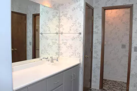 5870 Ropes Dr, Cincinnati, OH 45244 photo 24