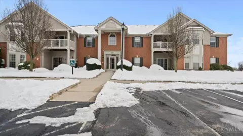7974 Pinnacle Point Dr, West Chester, OH 45069