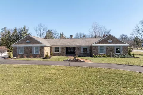 10310 Gentlewind Dr, Montgomery, OH 45242