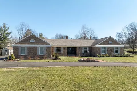 10310 Gentlewind Dr, Montgomery, OH 45242 photo 2