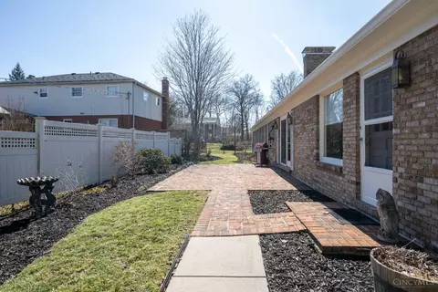 10310 Gentlewind Dr, Montgomery, OH 45242 photo 37