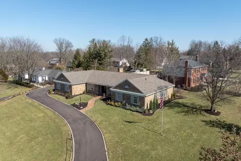 10310 Gentlewind Dr, Montgomery, OH 45242 photo 4