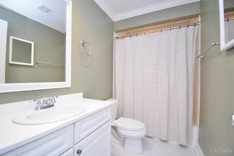 3673 Beecham Ln, Cincinnati, OH 45208 photo 12