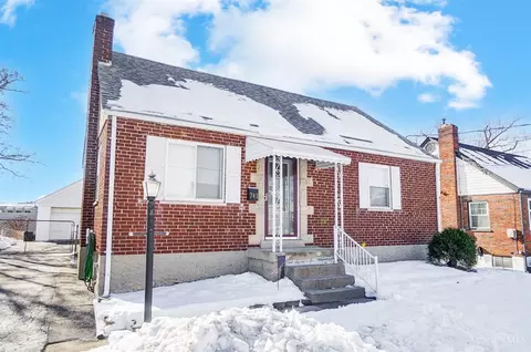 741 Maple Dr, Reading, OH 45215 photo 2