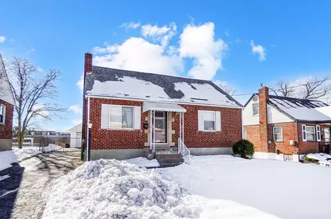 741 Maple Dr, Reading, OH 45215 photo 4