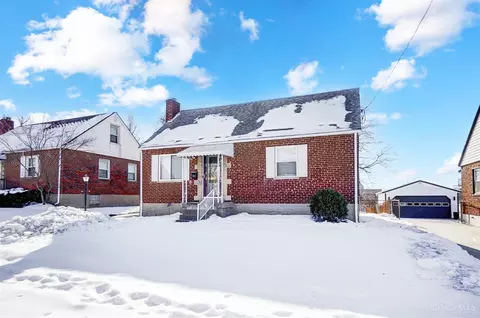 741 Maple Dr, Reading, OH 45215 photo 3